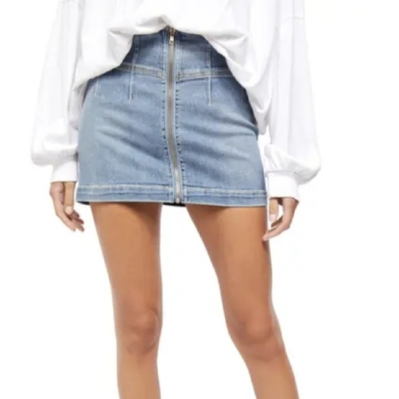 Free People Virgo Zipper Front Denim Mini Skirt, Color Sierra Wash Size 25 - Picture 2 of 15